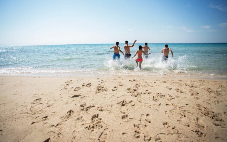 TIPS TO LEARN TO SURF LIKE A PRO THIS NEW YEAR IN TAMARINDO, COSTA RICA